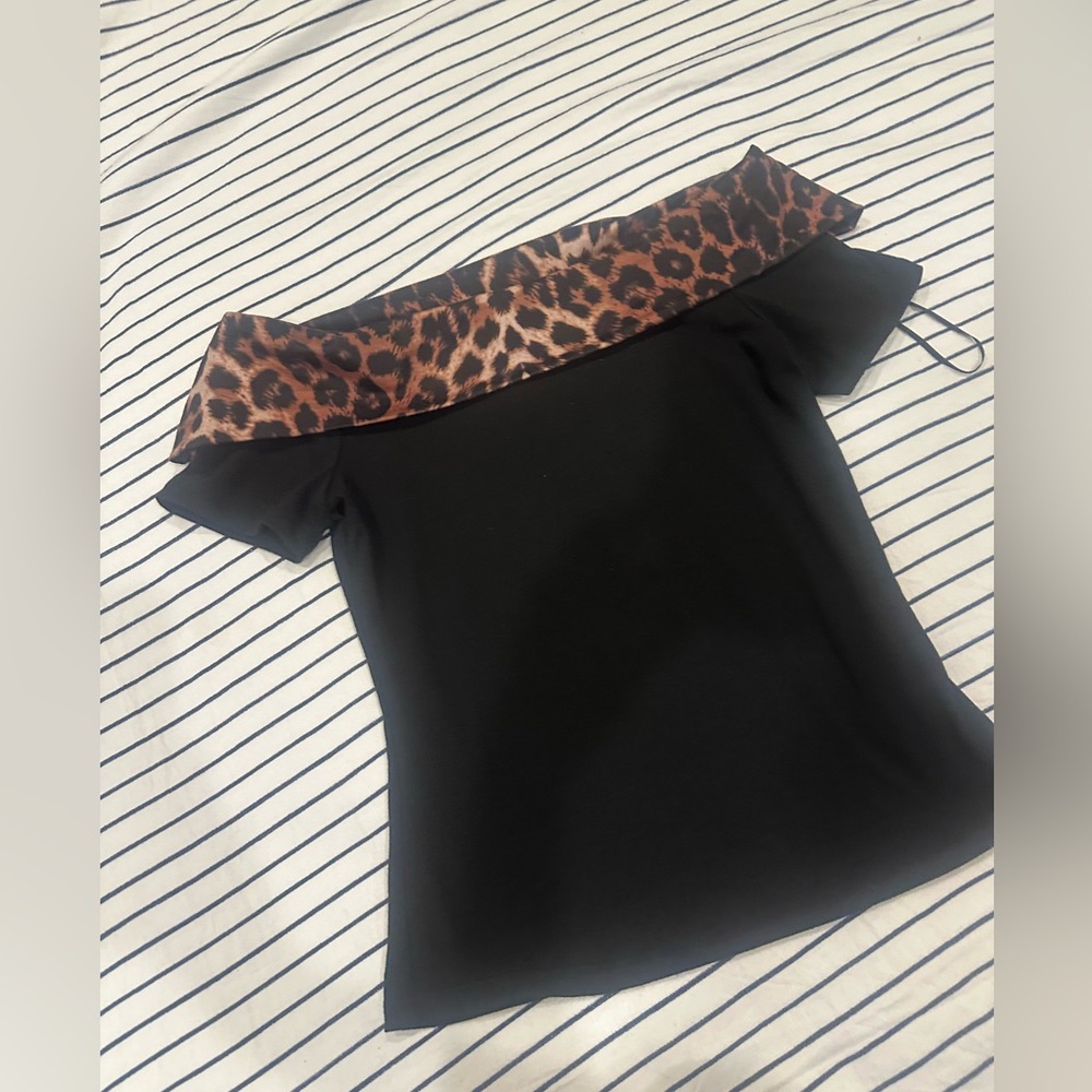 Hell Bunny Black Top with Leopard Print Collar - Picture 11 of 13